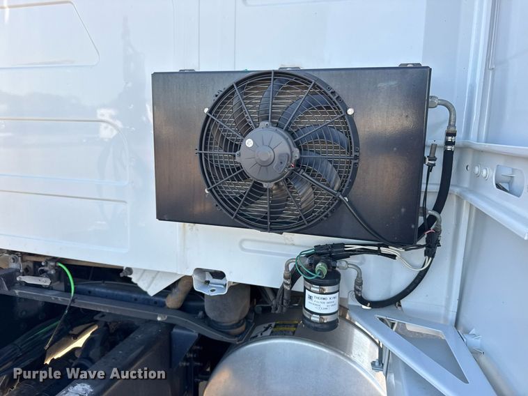 image for item EG6437 2021 Volvo VNL semi truck