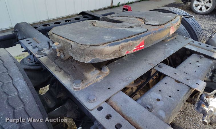 image for item EH0296 2012 International 4400 semi truck