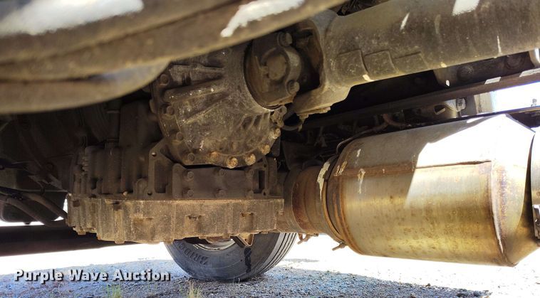 image for item EH0296 2012 International 4400 semi truck