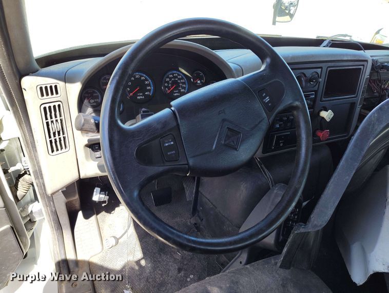 image for item EH0296 2012 International 4400 semi truck