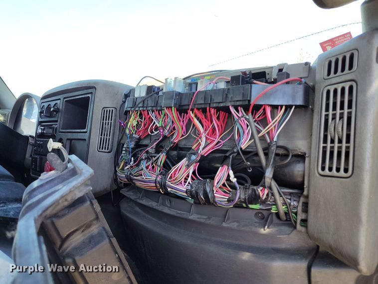 image for item EH0296 2012 International 4400 semi truck