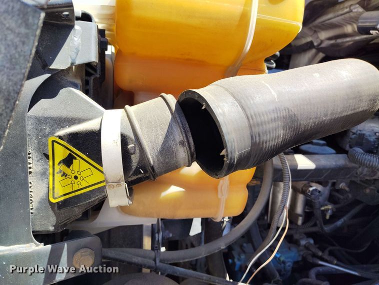 image for item EH0296 2012 International 4400 semi truck