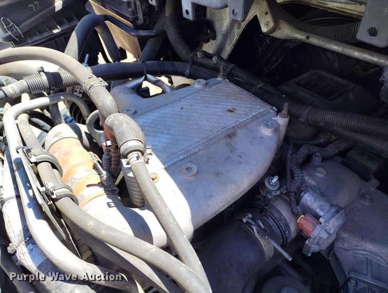 image for item EH0296 2012 International 4400 semi truck