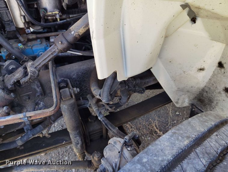 image for item EH0296 2012 International 4400 semi truck