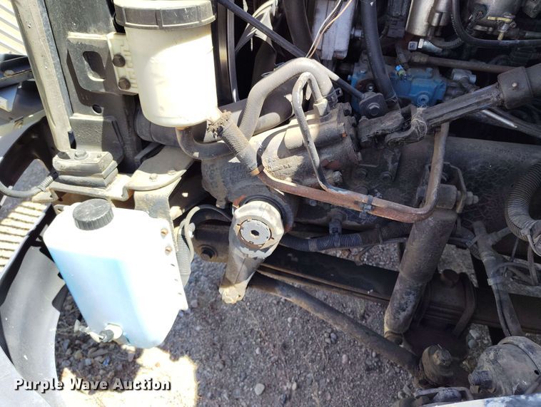 image for item EH0296 2012 International 4400 semi truck