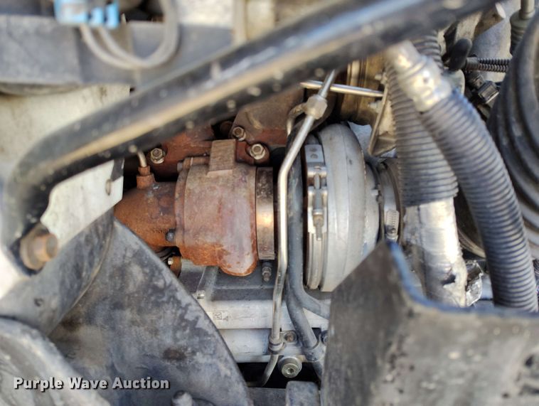 image for item EH0296 2012 International 4400 semi truck