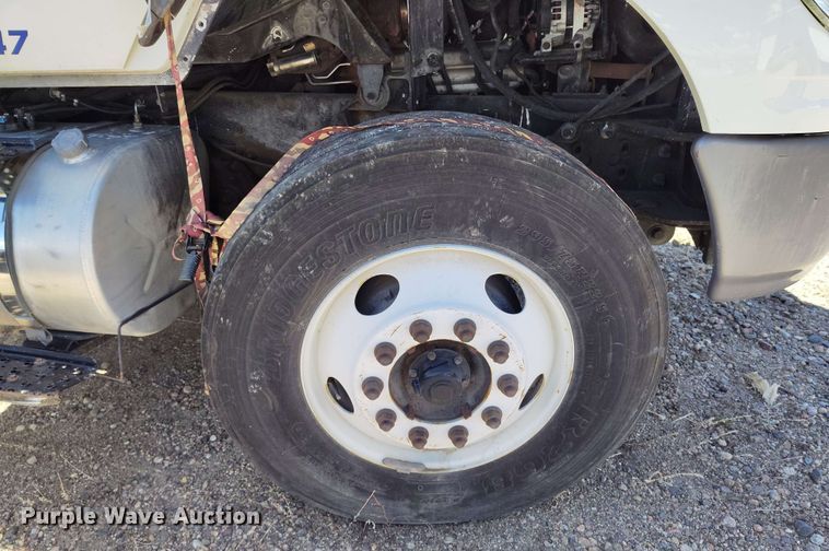 image for item EH0296 2012 International 4400 semi truck