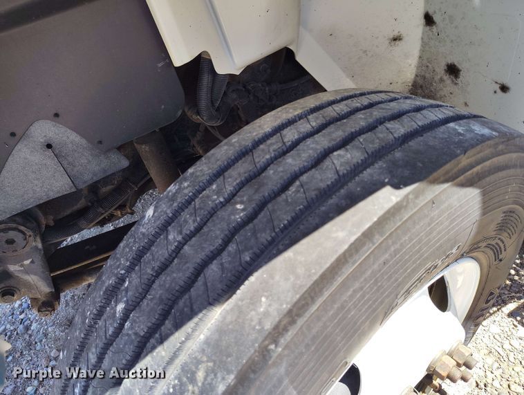 image for item EH0296 2012 International 4400 semi truck