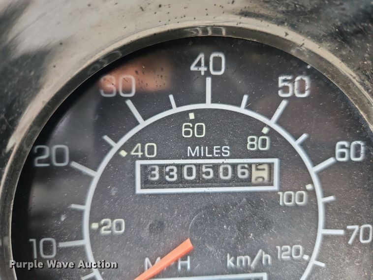 image for item EI8943 2004 Kenworth T600 semi truck