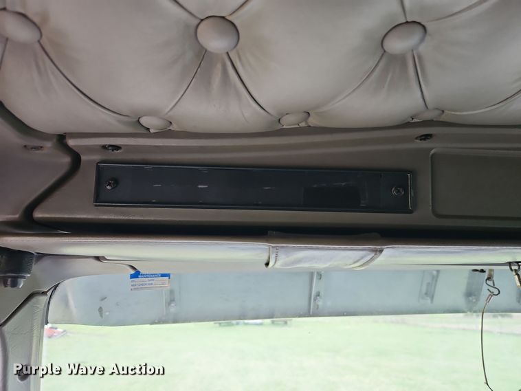 image for item EI8943 2004 Kenworth T600 semi truck