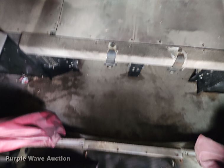 image for item EI8943 2004 Kenworth T600 semi truck