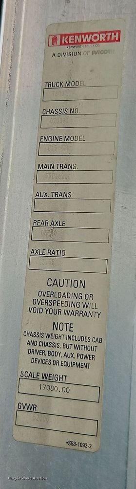 image for item EI8943 2004 Kenworth T600 semi truck