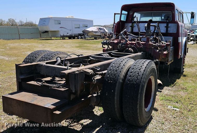 image for item EI8958 1980 Ford 8000 Custom Cab truck cab and chassis