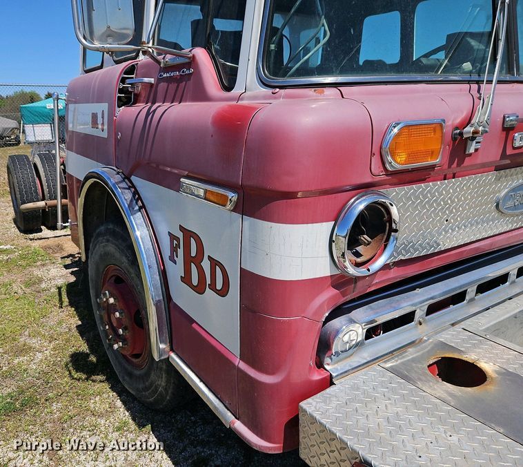 image for item EI8958 1980 Ford 8000 Custom Cab truck cab and chassis