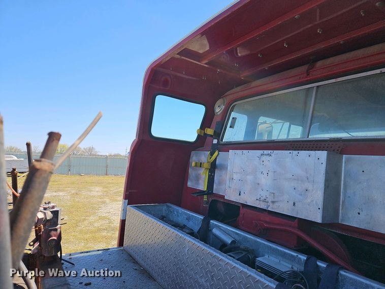 image for item EI8958 1980 Ford 8000 Custom Cab truck cab and chassis