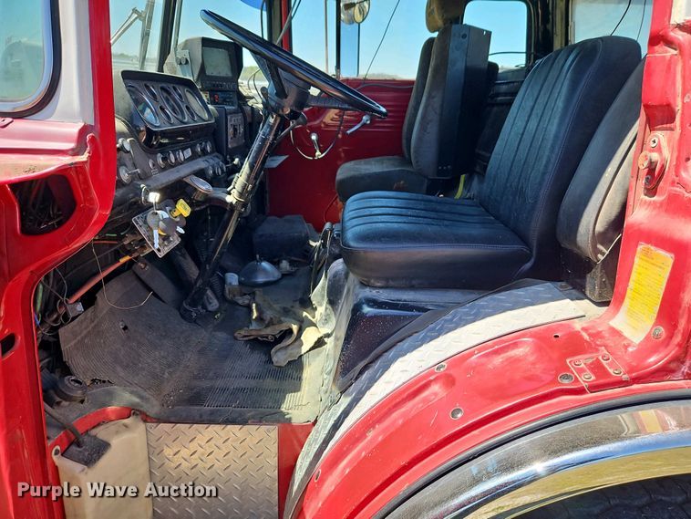 image for item EI8958 1980 Ford 8000 Custom Cab truck cab and chassis