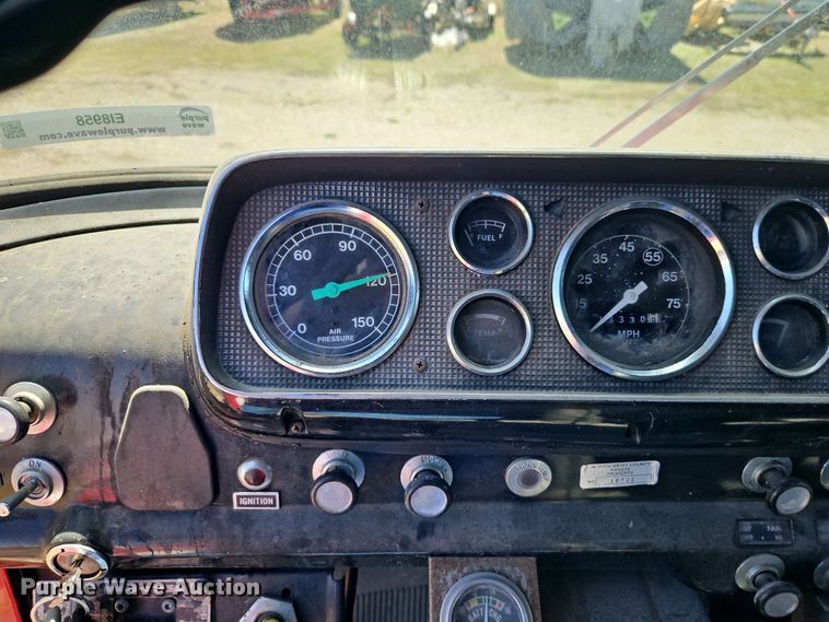 image for item EI8958 1980 Ford 8000 Custom Cab truck cab and chassis