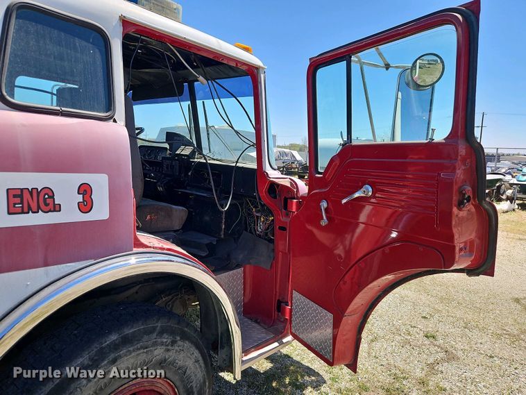 image for item EI8958 1980 Ford 8000 Custom Cab truck cab and chassis