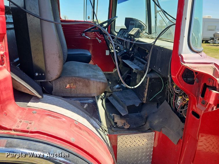 image for item EI8958 1980 Ford 8000 Custom Cab truck cab and chassis