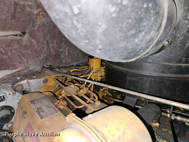 image for item EI8958 1980 Ford 8000 Custom Cab truck cab and chassis