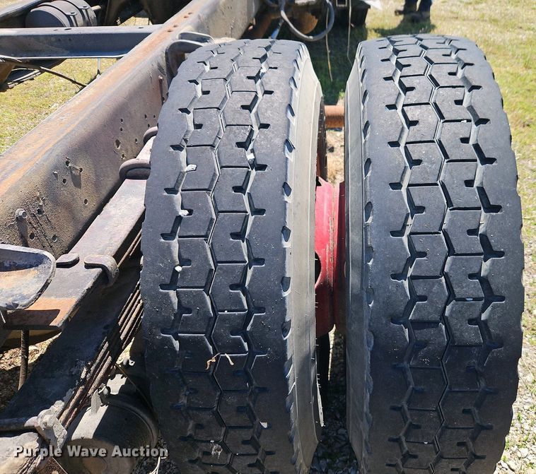 image for item EI8958 1980 Ford 8000 Custom Cab truck cab and chassis