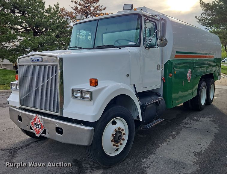 image for item EI8980 1987 Volvo White fuel truck