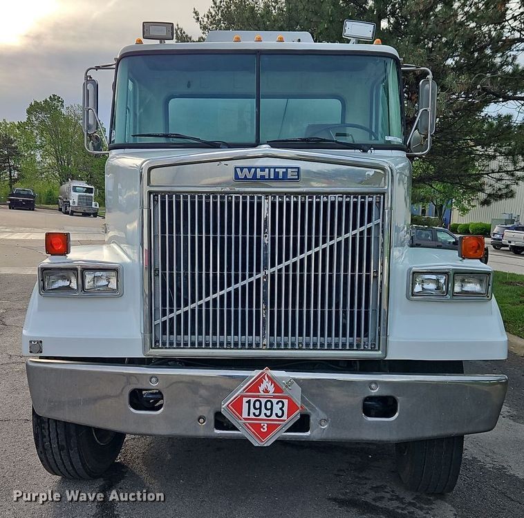 image for item EI8980 1987 Volvo White fuel truck