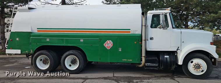 image for item EI8980 1987 Volvo White fuel truck