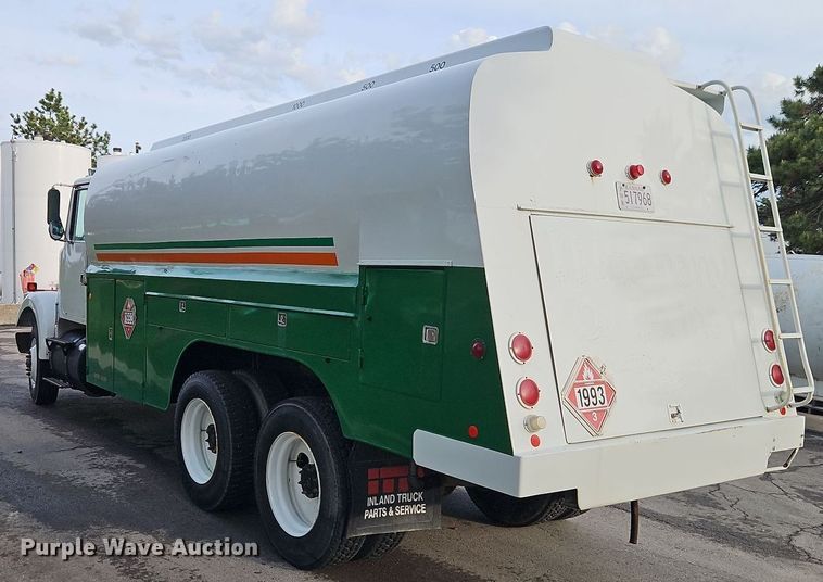 image for item EI8980 1987 Volvo White fuel truck