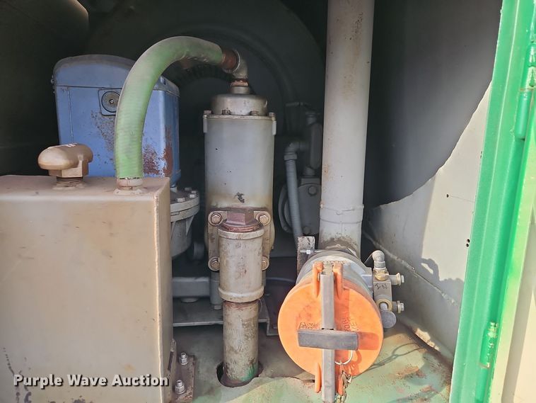 image for item EI8980 1987 Volvo White fuel truck