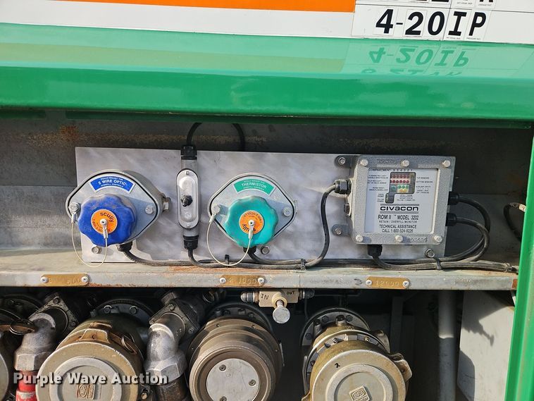 image for item EI8980 1987 Volvo White fuel truck