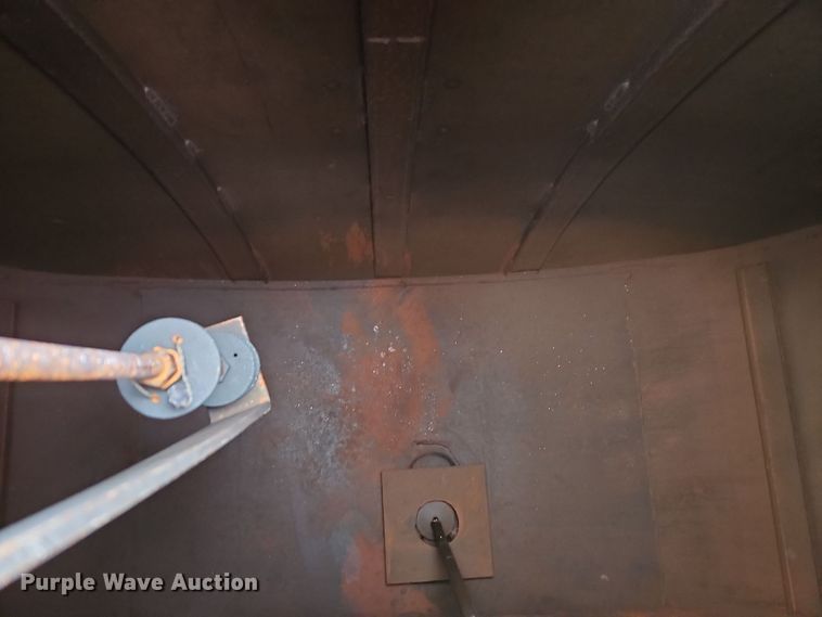 image for item EI8980 1987 Volvo White fuel truck