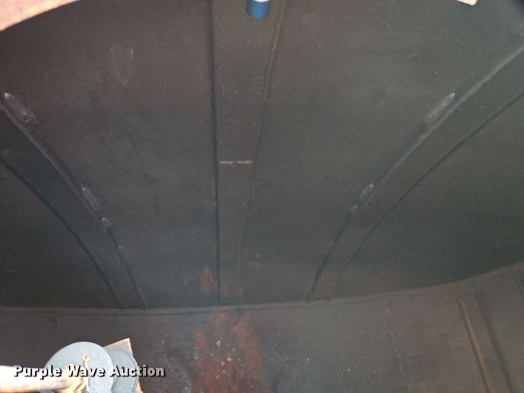 image for item EI8980 1987 Volvo White fuel truck