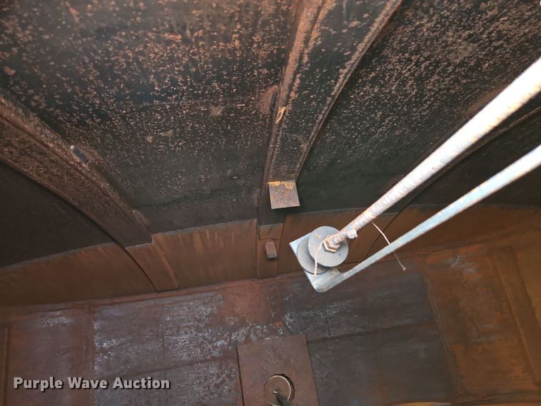 image for item EI8980 1987 Volvo White fuel truck