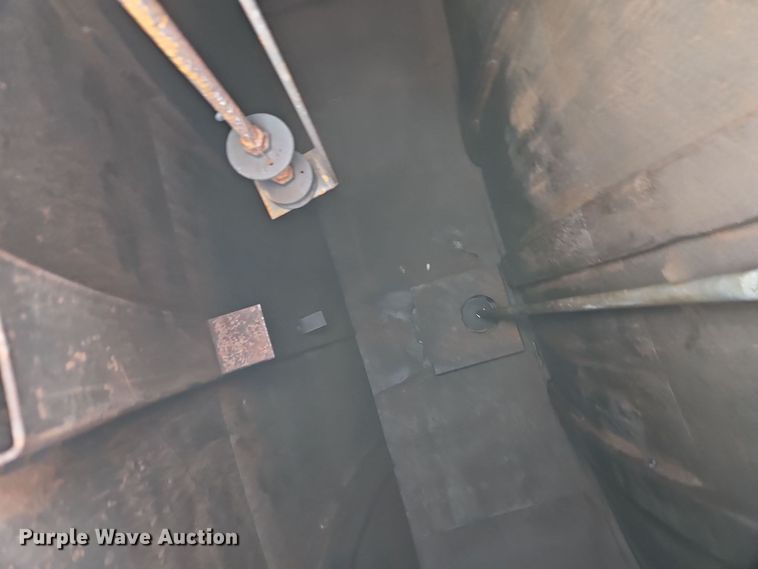 image for item EI8980 1987 Volvo White fuel truck