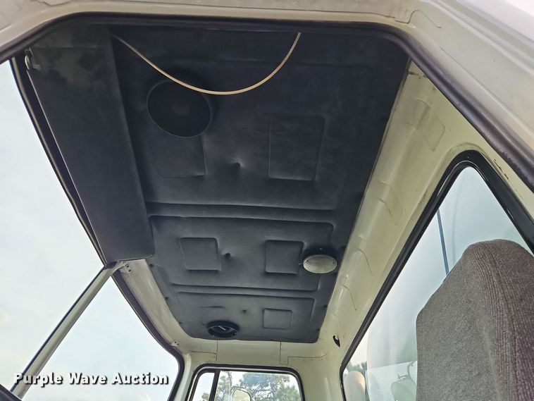 image for item EI8980 1987 Volvo White fuel truck