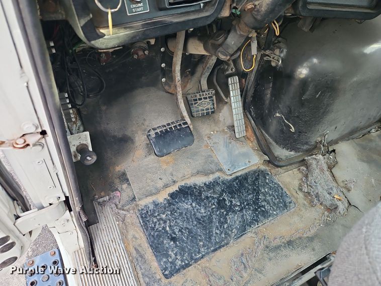 image for item EI8980 1987 Volvo White fuel truck