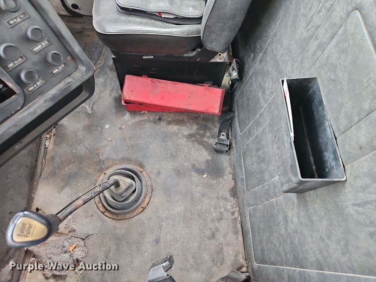 image for item EI8980 1987 Volvo White fuel truck