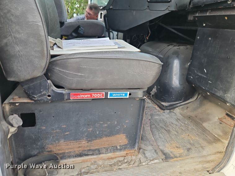 image for item EI8980 1987 Volvo White fuel truck