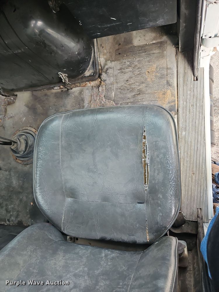 image for item EI8980 1987 Volvo White fuel truck