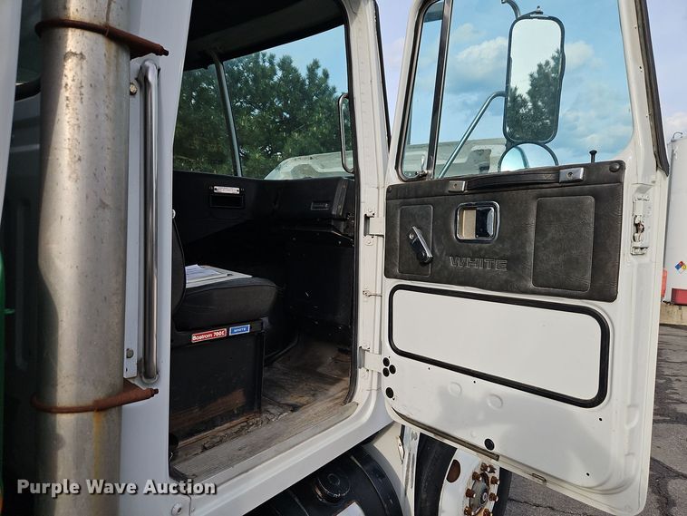 image for item EI8980 1987 Volvo White fuel truck