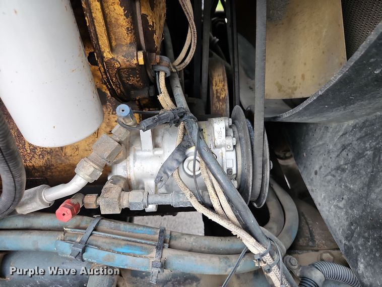 image for item EI8980 1987 Volvo White fuel truck