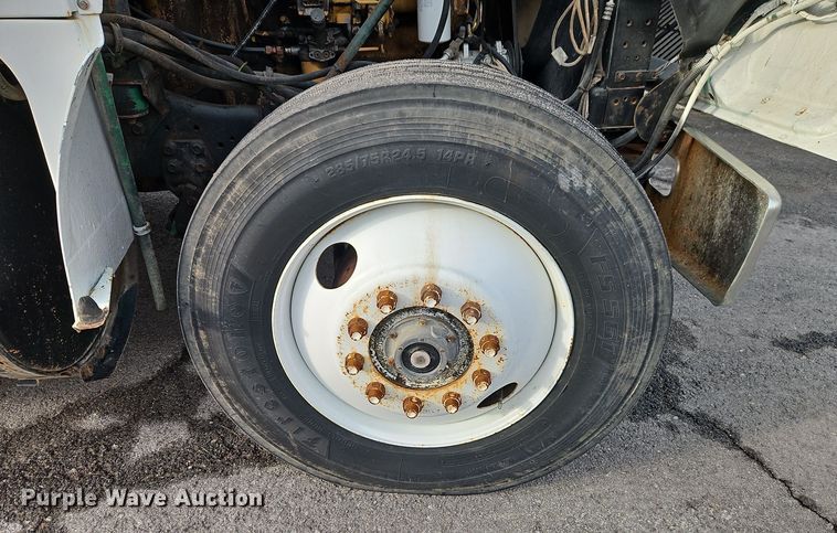 image for item EI8980 1987 Volvo White fuel truck