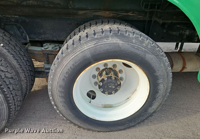 image for item EI8980 1987 Volvo White fuel truck