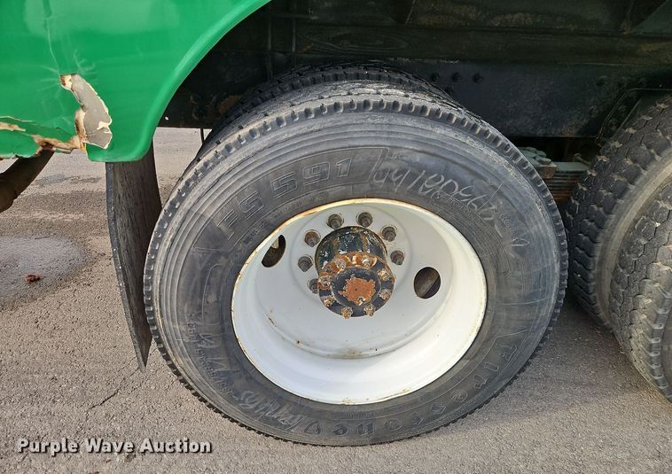 image for item EI8980 1987 Volvo White fuel truck