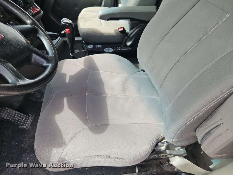 image for item EJ0007 2016 Kenworth T680 semi truck