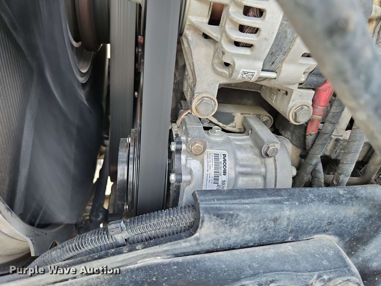 image for item EJ0007 2016 Kenworth T680 semi truck