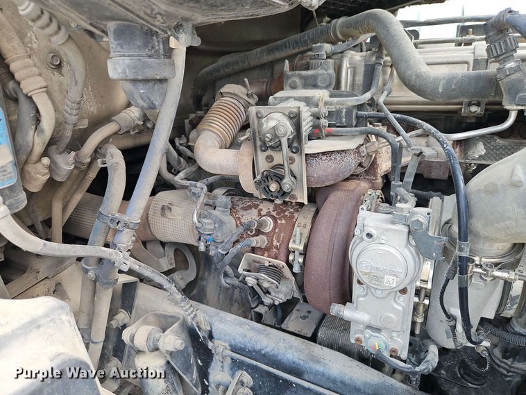 image for item EJ0007 2016 Kenworth T680 semi truck