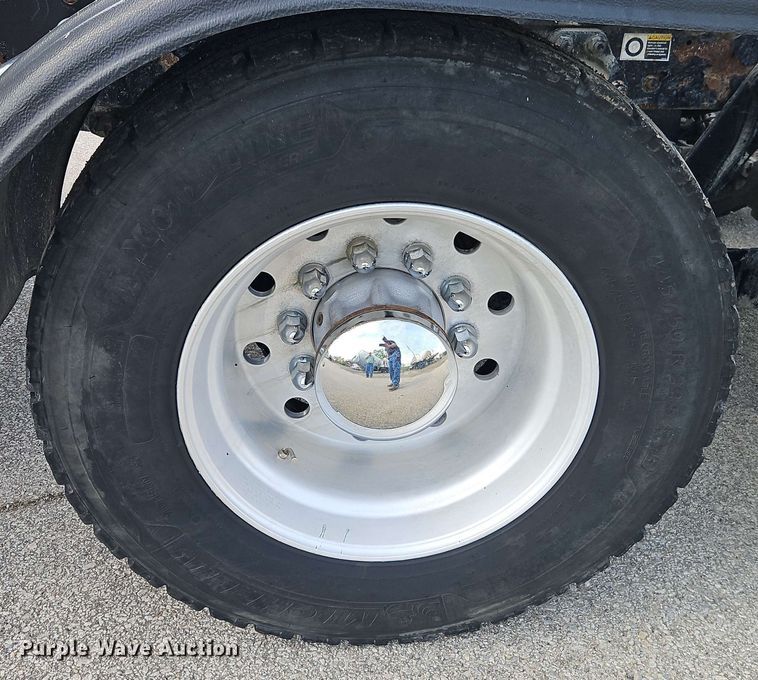 image for item EJ0007 2016 Kenworth T680 semi truck