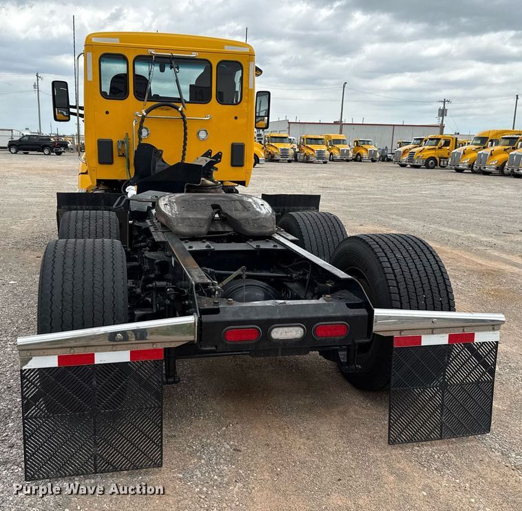 image for item EJ4566 2022 Kenworth T680 semi truck